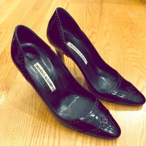 Black patent leather EUC Manolo Blahnik heels